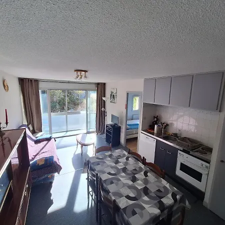 Ax Les Thermes Avec Garage Et Parking Prive Apartamento