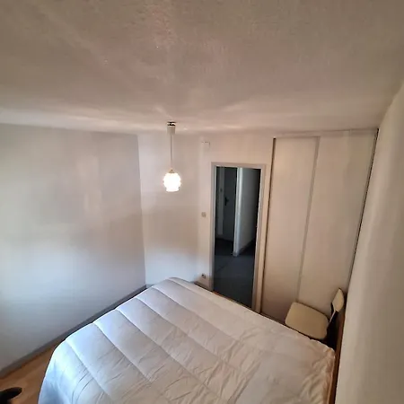 Ax Les Thermes Avec Garage Et Parking Prive Apartamento
